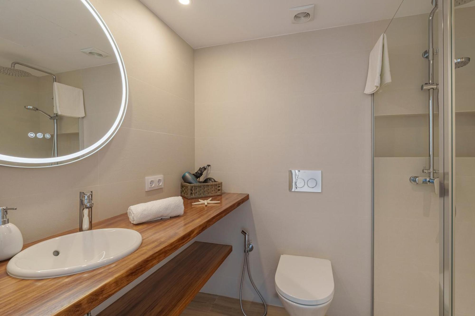 Almadrava, Appartement *