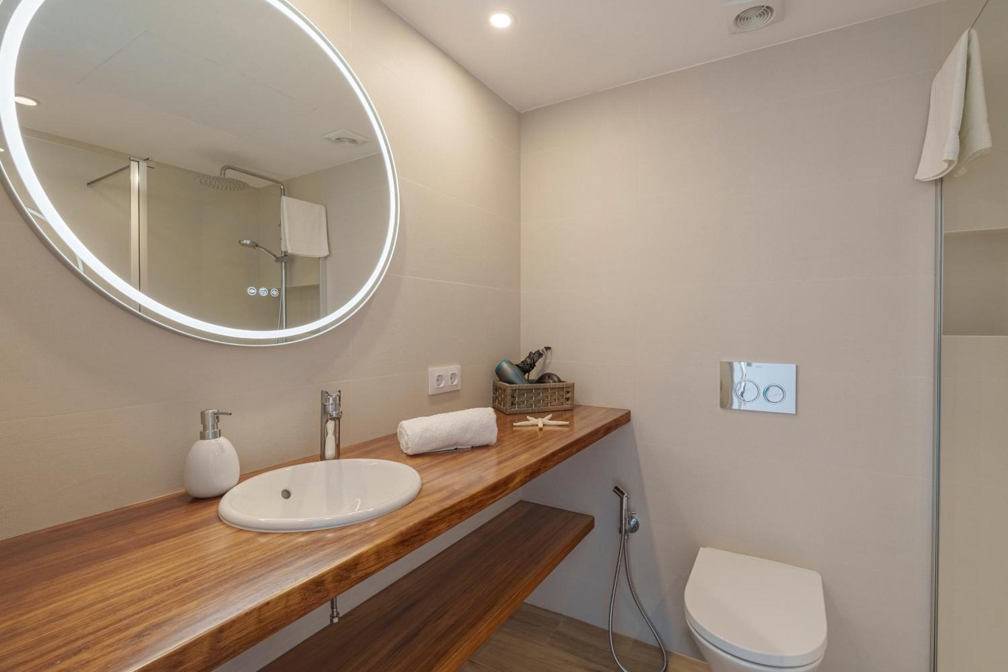 Almadrava, Appartement *