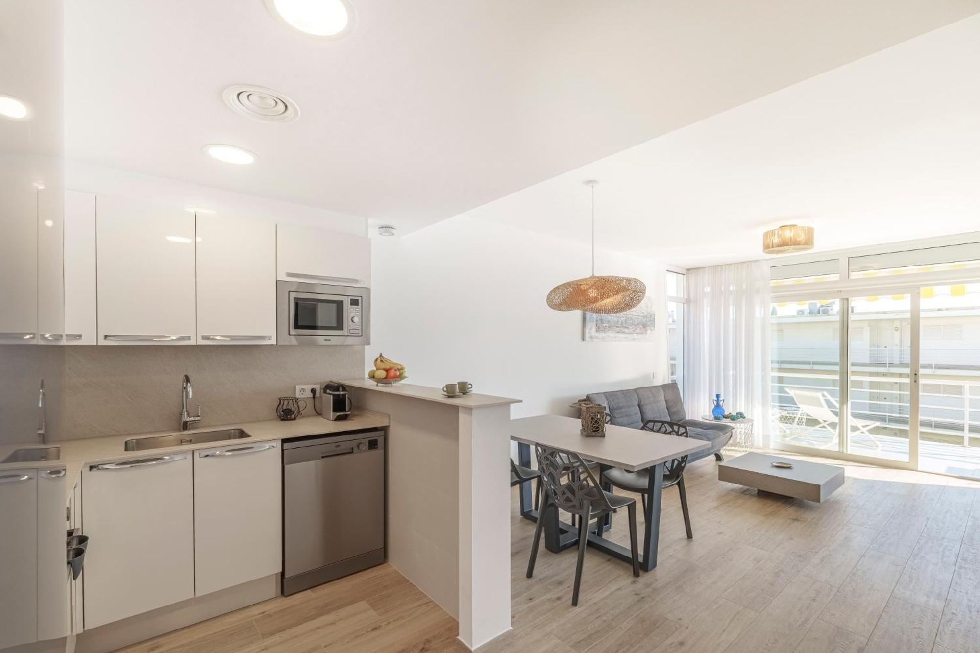 Almadrava, Appartement *